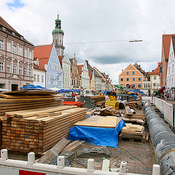 Der hier noch eingezäunte Bereich zeigt etwa den vierten Bauabschnitt, der ab 12. Juli 2021 gestartet werden soll. (Foto: Stadt Freising)