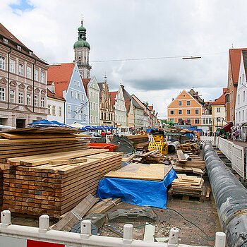 Der hier noch eingezäunte Bereich zeigt etwa den vierten Bauabschnitt, der ab 12. Juli 2021 gestartet werden soll. (Foto: Stadt Freising)