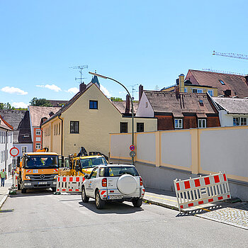 Baustelle: Derzeit ist die Freisinger Stadtentwässerung in der Amtsgerichtsgasse aktiv...
