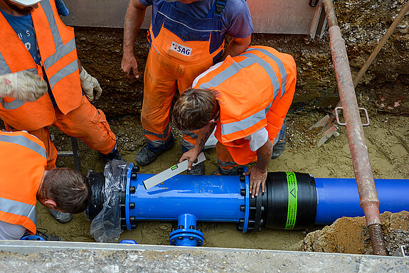 Die Stadtwerke verlegen seit Anfang Juli 2018 die Wasserleitungen. (Foto: Stadt Freising)
