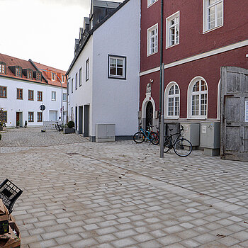 Obere Hauptstraße / Sackgasse: Auch hier wurde der Anschluss zur Sackgasse bereits gepflastert. (Foto: Stadt Freising)