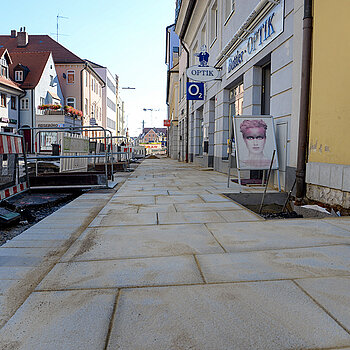 Die umgebaute Strecke reicht etwa von der Karlwirt-Kreuzung bis zur Zinnernen Kanne (Gebäude vor der Einmündung Sackgasse).
