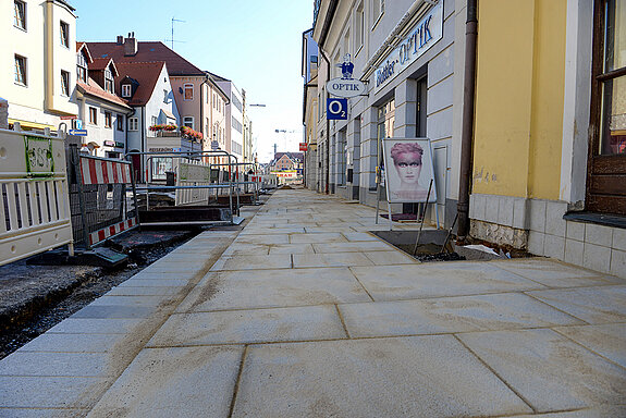 Die umgebaute Strecke reicht etwa von der Karlwirt-Kreuzung bis zur Zinnernen Kanne (Gebäude vor der Einmündung Sackgasse).