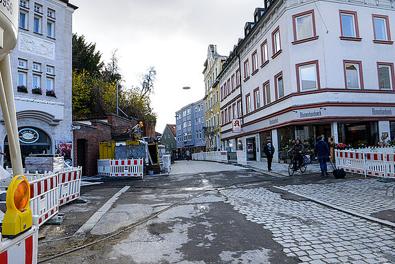 Pflasterarbeiten in der Bahnhofstraße. (Foto: Stadt Freising)