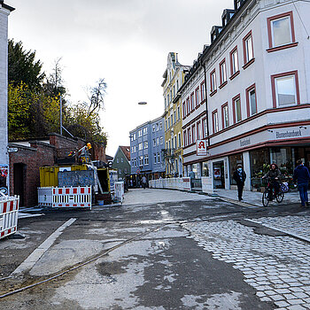 Pflasterarbeiten in der Bahnhofstraße. (Foto: Stadt Freising)