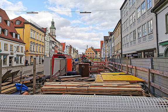 Bauarbeiten zur Sanierung und Öffnung der Stadtmoosach in der Oberen Hauptstraße. (Foto: Stadt Freising)