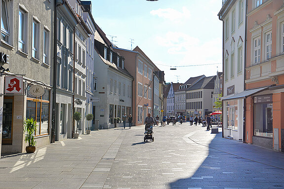 Barrierefrei umgebaute Untere Hauptstraße. 